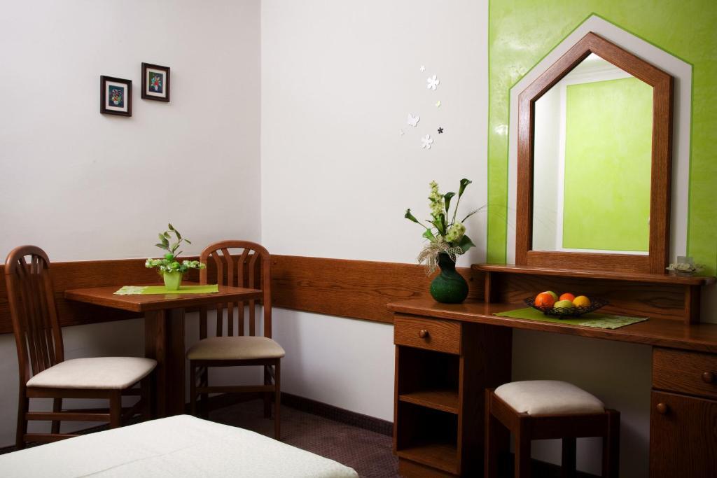 Gaestehaus Stroitz Drobollach am Faakersee Phòng bức ảnh
