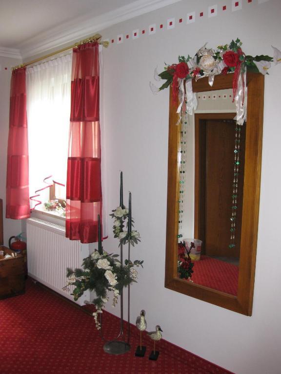 Gaestehaus Stroitz Drobollach am Faakersee Phòng bức ảnh